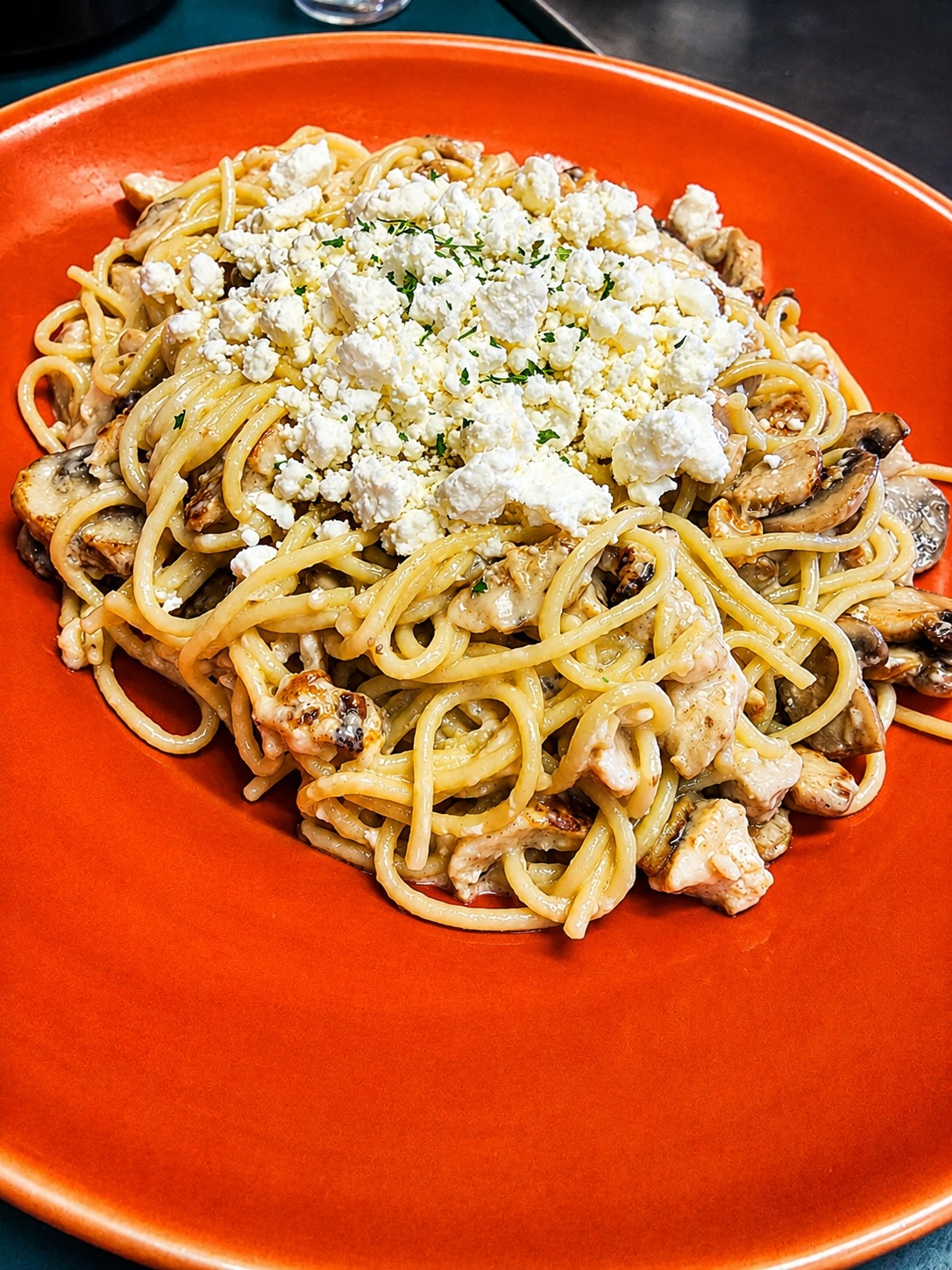 Greek spaghetti (served with chicken)